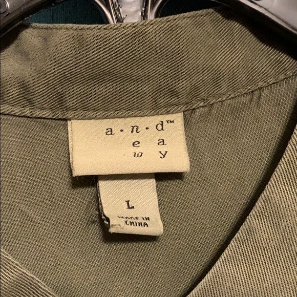 And away large mid leg casual dress - Picture 3 of 6